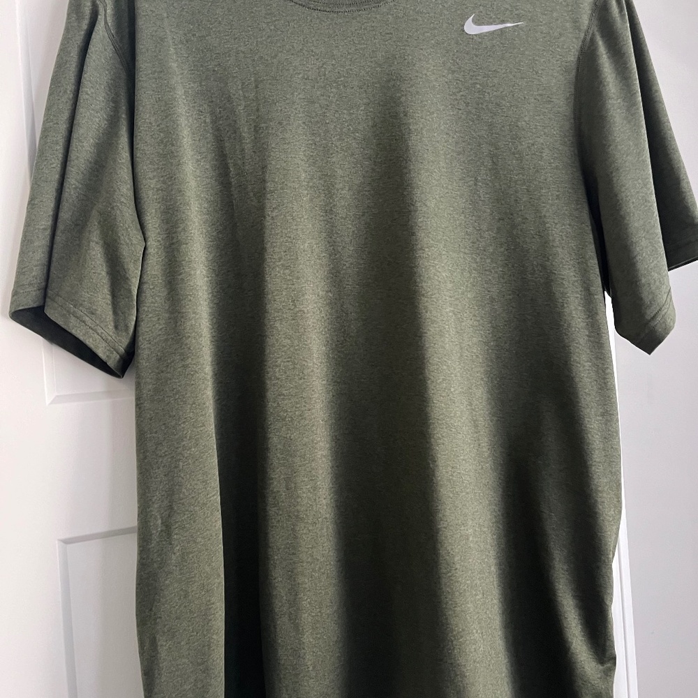 Nike drifit mens short sleeve shirt, size XL